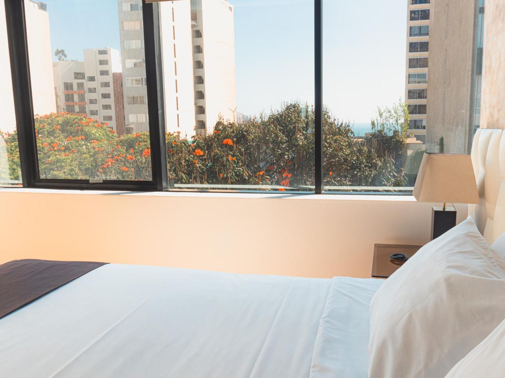 Hotel Ferre Miraflores Лима Экстерьер фото