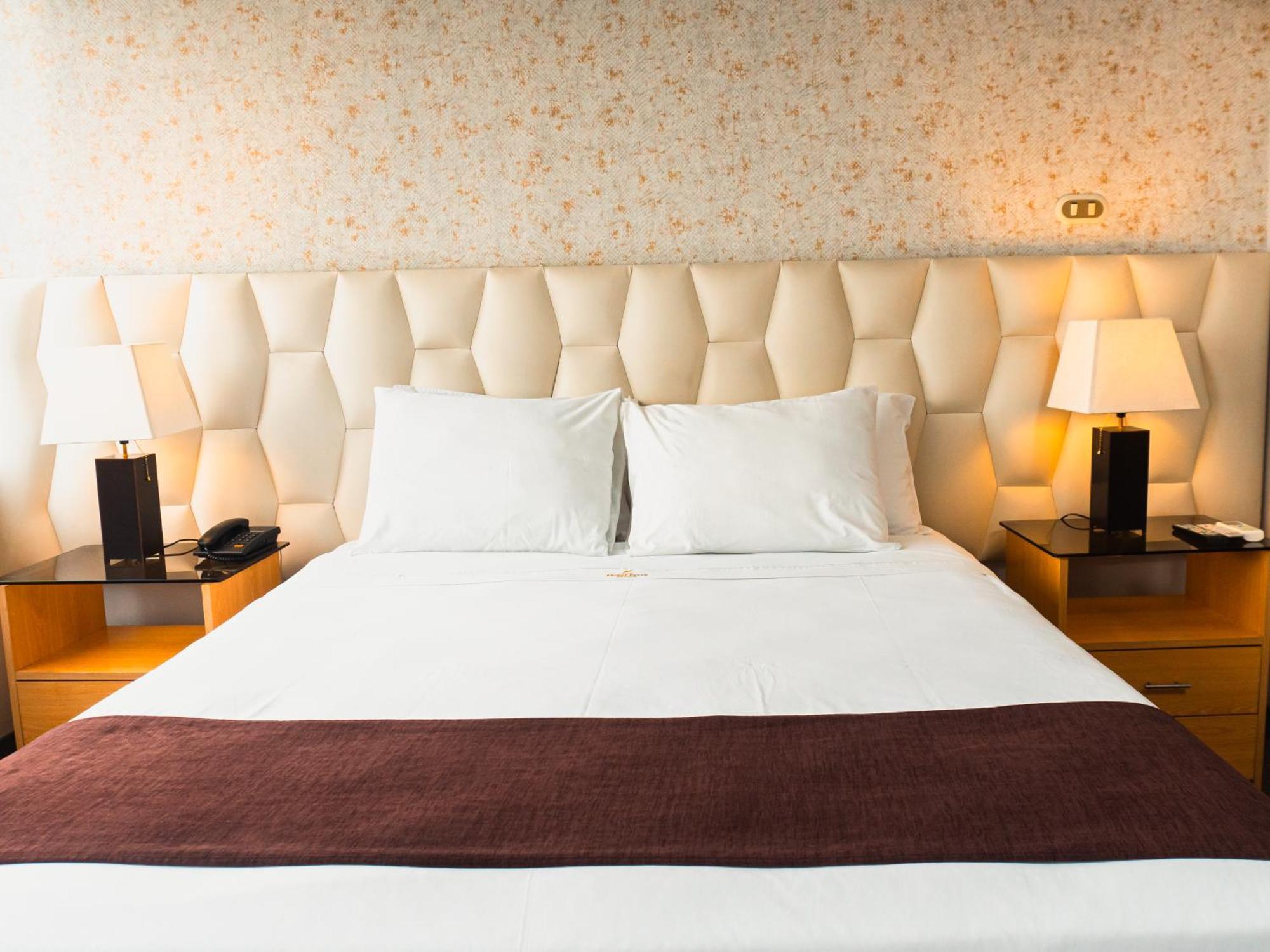 Hotel Ferre Miraflores Лима Экстерьер фото