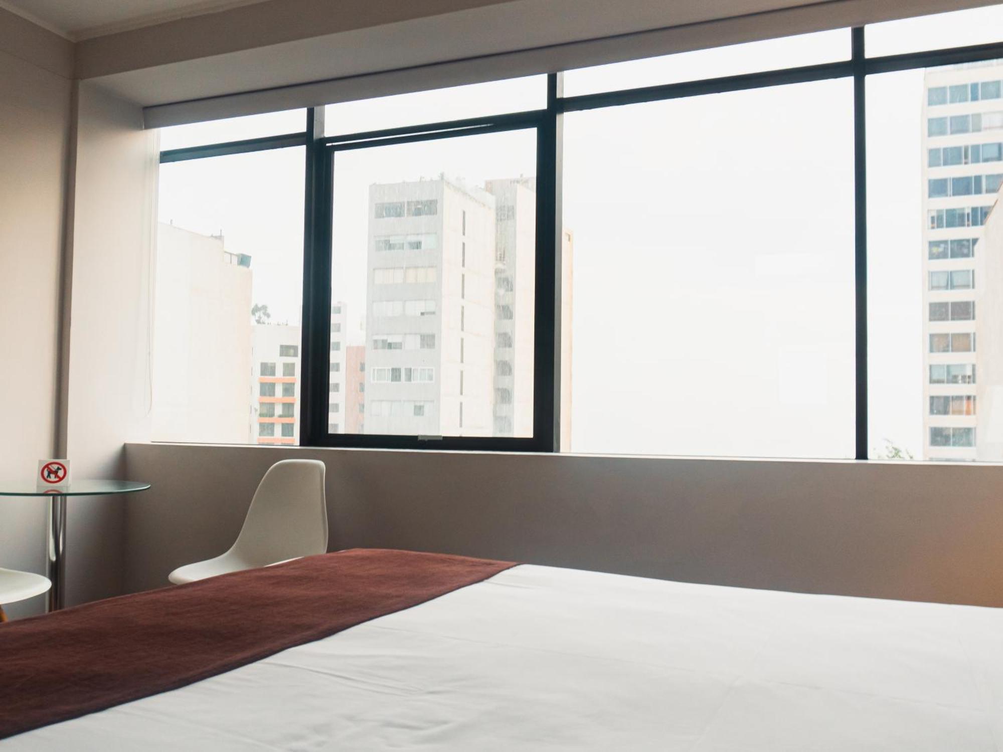 Hotel Ferre Miraflores Лима Экстерьер фото